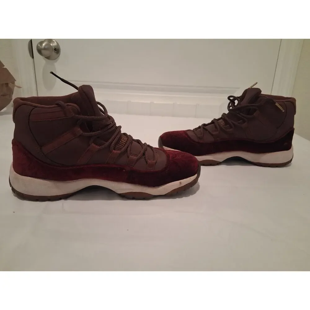 Air Jordan 11 Retro Heiress Night Maroon Velvet 852625-650 Size 5.5Y NO INSOLES